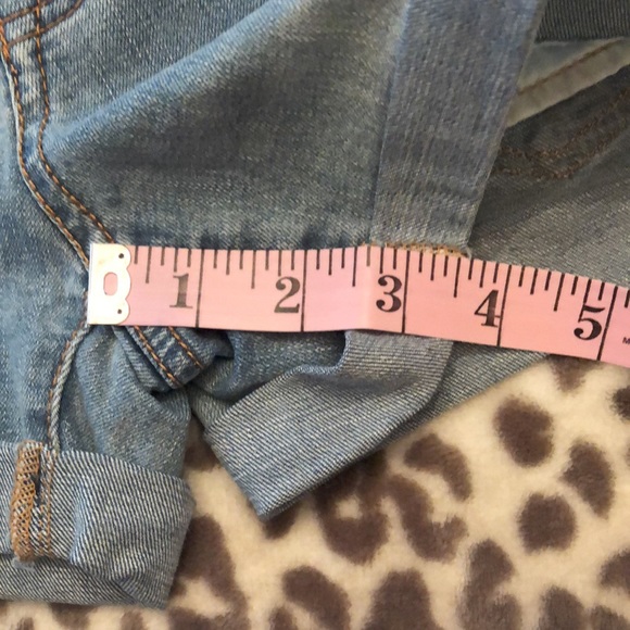 Aeropostale Light Blue Wash Midi Jean Shorts Size 4 - Picture 10 of 15